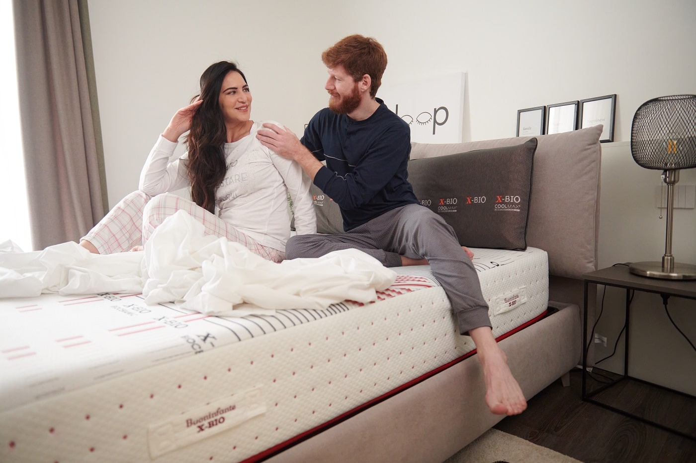 coppia su materasso matrimoniale x-bio